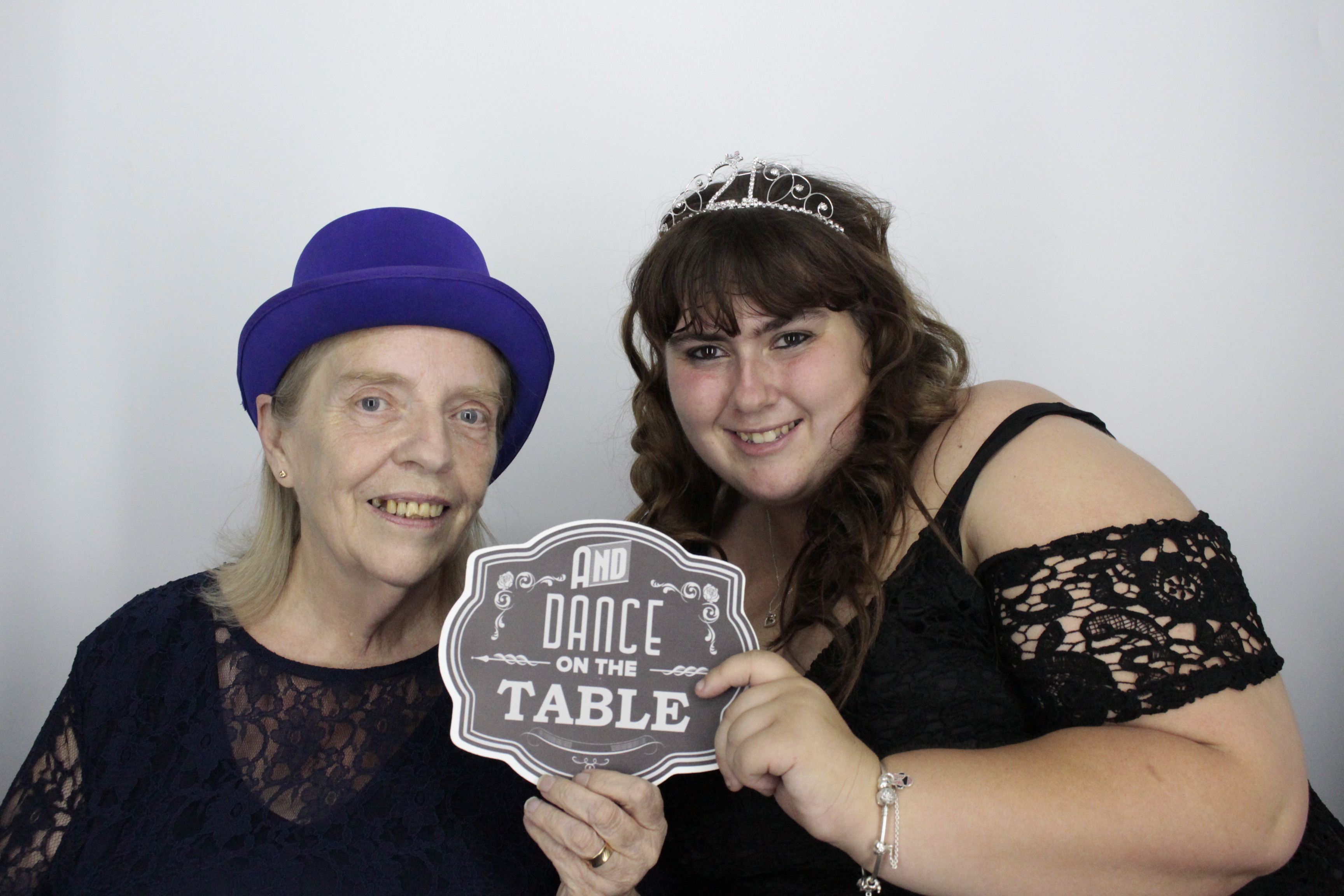 Ellesse's 21st Birthday | View more photos from the event at gallery.myphotoboothexperience.co.uk/u/MyPhotoBoothExperienceLtd/Ellesses-21st-Birthday